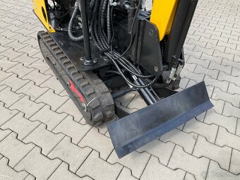 Bagr CR-07 s mimossým kopáním, mini bagr - 7