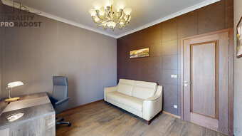 Prodej rodinného domu 6+kk, 543 m² s garáží, saunou a zahrad - 7