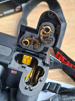 Pentax K200D + 18-55 mm - 7