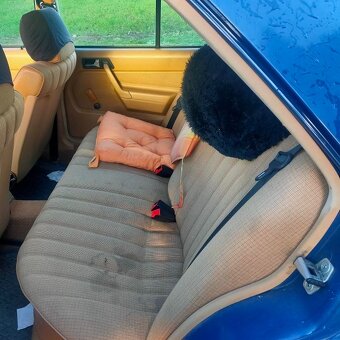 Mercedes Benz 190E - 7