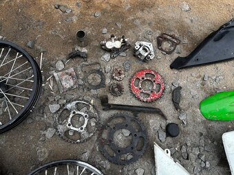 Pitbike díly, ceny domluvou, možnost prodat jako celek - 7