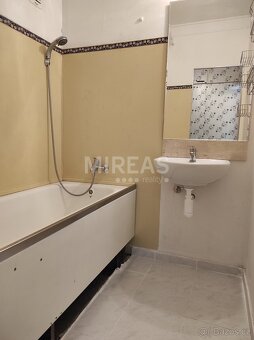 Čelákovice, podnájem bytu 1+1/L, 34 m2, okr. Praha - východ - 7