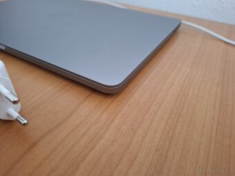 MacBook PRO 13 palců I7 16 RAM 512SSD UKRAINE KEYS - 7