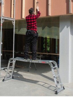 Univerzalni kloubovy zebrik s podlazkou - 7