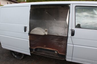 Volkswagen Transporter 1.9 TDI, 3 Místa, tažné zařízení - 7