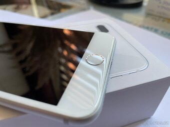 iPhone 8 plus (64GB) - 7