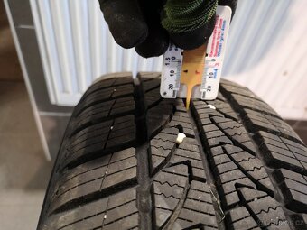 Suzuki Swift alu 15 + celoroční 185/60/15. - 7