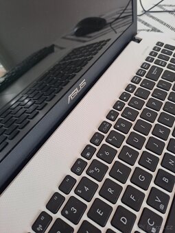 Notebook ASUS - 7