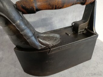 Obrovská komínová velmi stará sbírková žehlička DRAK 9,65kg - 7