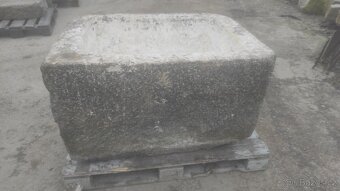 Stará kamenná stírka, kamenka, koryto, 104x80x64 cm - 7