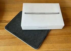 Apple MacBook Pro Retina 13 inch, 8GB RAM, 256GB - 7