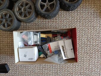 RC Traxxas erevo - 7