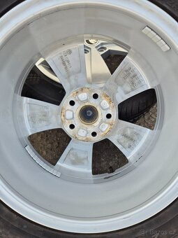 Škoda TRITON 6,5Jx17 ET41 5x112 Superb+letní 215/55R17 6mm - 7