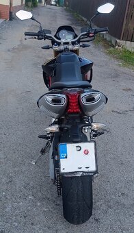 Aprilia Dorsoduro 750 - 7