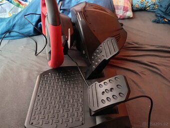 Volant s pedály+ hry na Xbox one - 7