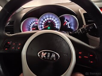 Kia Venga - 7