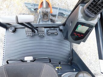 Mini bagr HITACHI ZX 19, 2022,Hydraulická svahovka TOP stav - 7