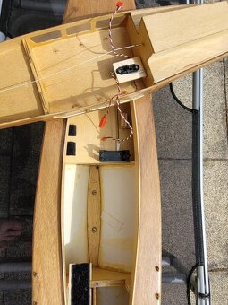 RC plachetnice Schuco „Mistral“ - 7