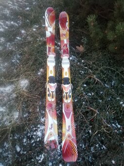 lyže 153  + lyžáky 40 - 7