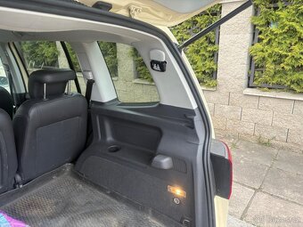 VW Touran 2.0TDI 103kw DSG rok 2013 - 7
