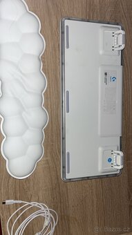 Set věcí k PC. - 7