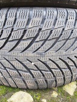 235/40R19 - 7