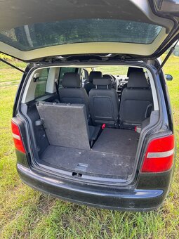 VW Touran 2,0 TDi 100 KW r.v. 2004 7 míst . - 7