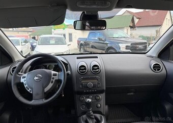 Nissan Qashqai 2.0i 4x4 benzín manuál 104 kw - 7