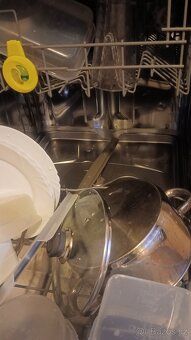 Prodám použitou vestavěnou myčku nádobí Baumatic o rozměrech - 7