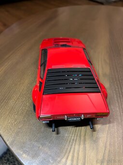 Lamborghini Urraco 1:18 Kyosho - 7