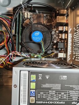Počítač komplet Intel i3, 8GB, SSD - 7