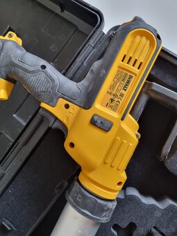 Vytlačovací pistole DeWALT DCE580D1 - 7