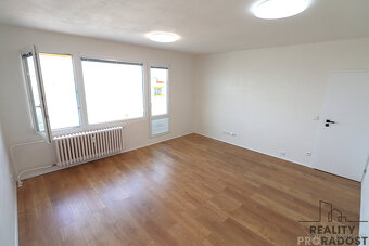 Pronájem bytu 4+1 (86 m²) – 12. patro s výhledem a po rekons - 7