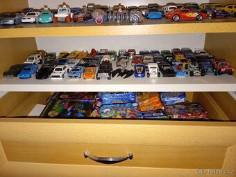 Hot Wheels - 7