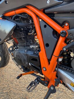 Yuki 125i SR - 7