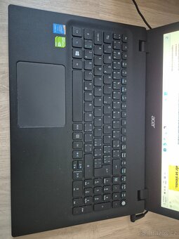 Starší herní notebook Accer - 7