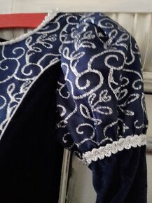 KARNEVAL HRAČKA ŠATY PRO PRINCEZNU TMAVĚ MODRÉ SAMET - 7