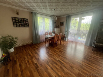 Prodej rodinného domu 7+1 Křinec, 210m², pozemek 619 m² - 7