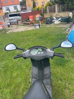 Skútr Piaggio 50 - 7