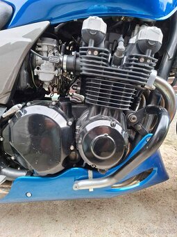 Kawasaki ZR-7 - 7