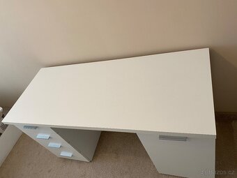 BÍLÝ PSACÍ STŮL - 7