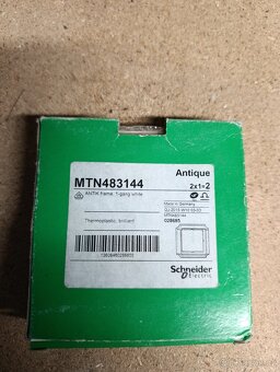 Rámečky vypínačů a zásuvek Schneider - 7