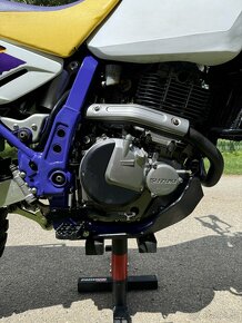SUZUKI DR 650 SE - 7