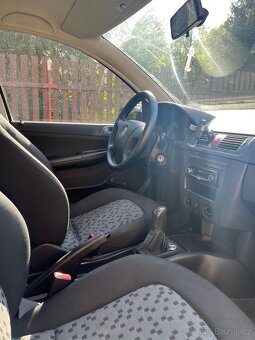 ŠKODA FABIA 1,2 HTP 2006 - 7