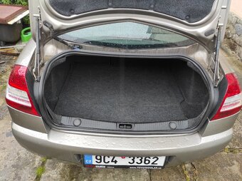 Renault Mégane 1.6, r.v. 2009, sedan – nekuřácký, garážovaný - 7
