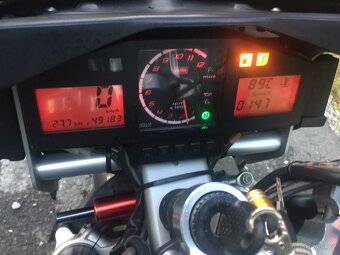 Aprilia Tuono 2004 - 7