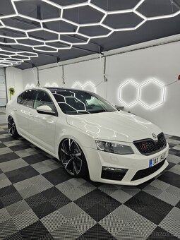 Octavia 3 rs benzín air 380hp - 7