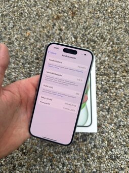 iPhone 15 - baterie 100% green - 7