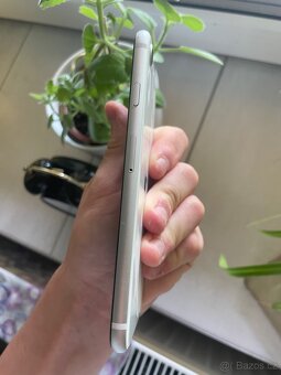 iPhone SE 2020 64GB White – plně funkční - 7