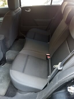 Renault Megane kombi 1.6i 82kW - 7